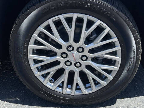 2025 GMC Acadia Denali