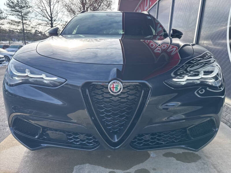 2025 Alfa Romeo Stelvio Intensa