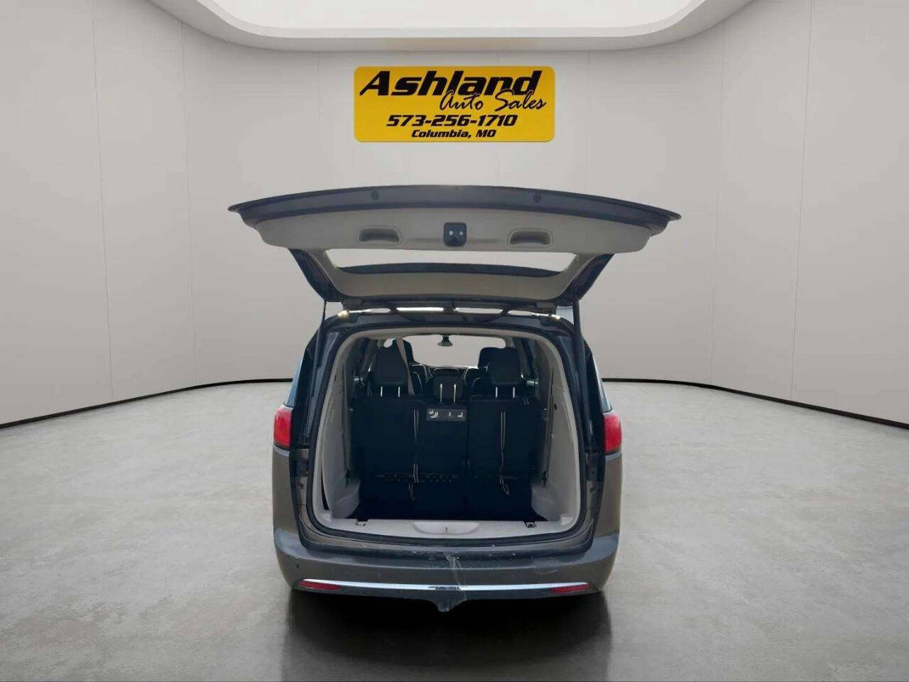 Gray 2017 Chrysler Pacifica Touring Plus Touring Plus 4dr Mini-Van 16