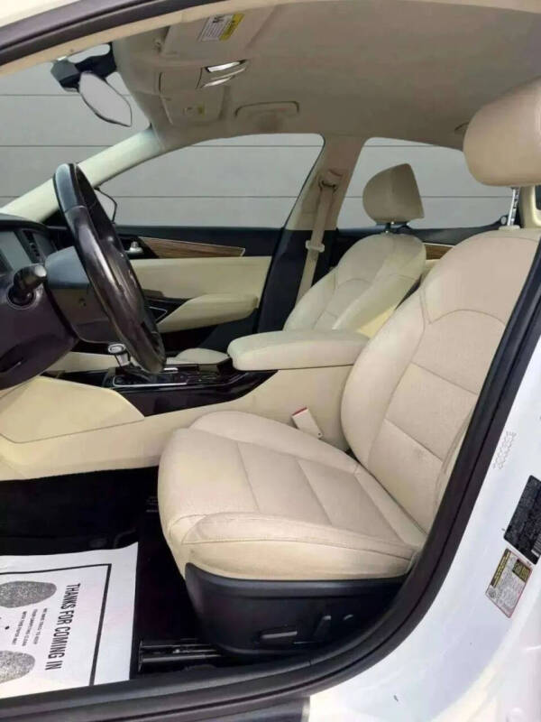 2019 Kia Cadenza Premium