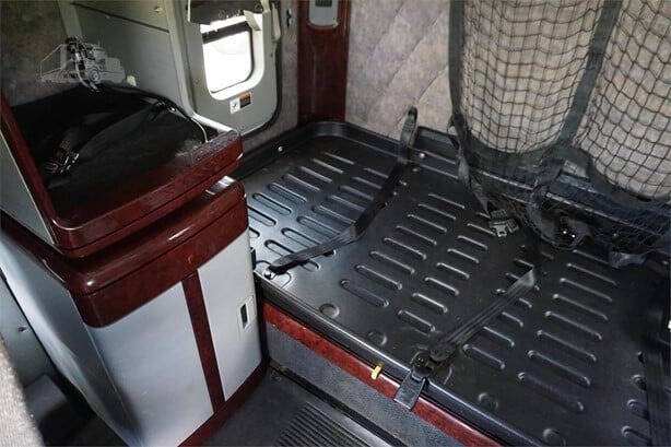 2016 Freightliner Coronado 132