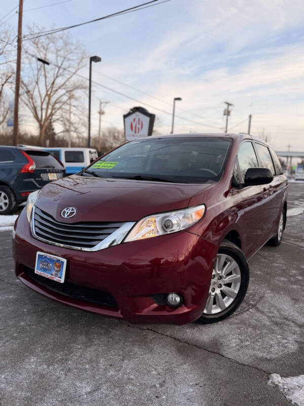 2014 Toyota Sienna XLE 7-Passenger