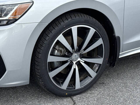 2021 Volkswagen Passat R-Line