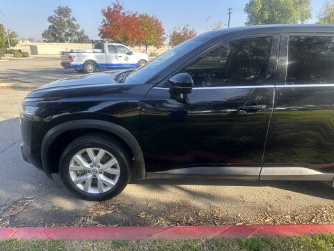 2022 Nissan Pathfinder S