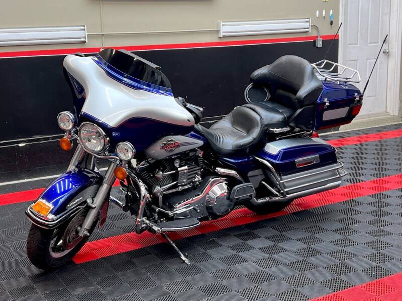 2006 Harley-Davidson ULTRA CLASSIC for sale at V & F Auto Sales in Agawam MA