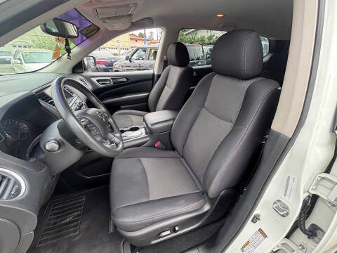 2018 Nissan Pathfinder SL