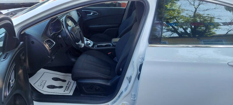 2016 Chrysler 200 Limited