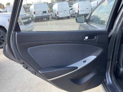 2013 Hyundai Accent SE