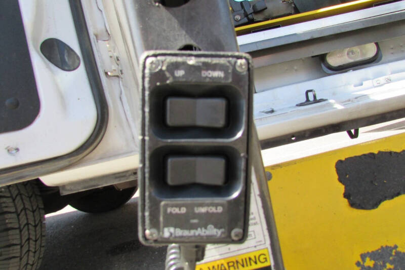 2011 Ford E-Series E-350 SD