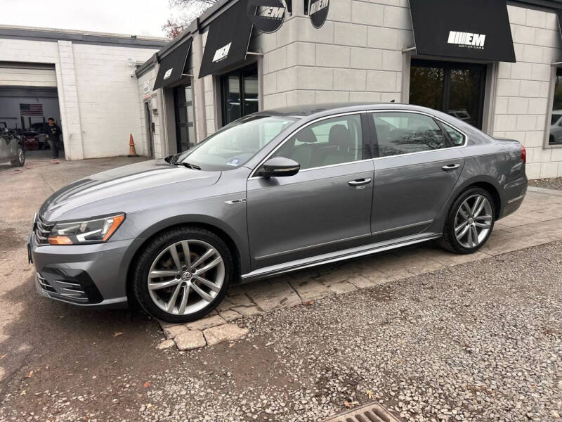 2017 Volkswagen Passat 1.8T R-Line