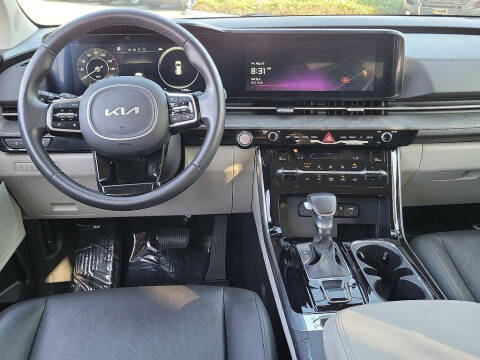 2024 Kia Carnival SX