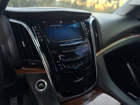 2015 Cadillac Escalade Luxury