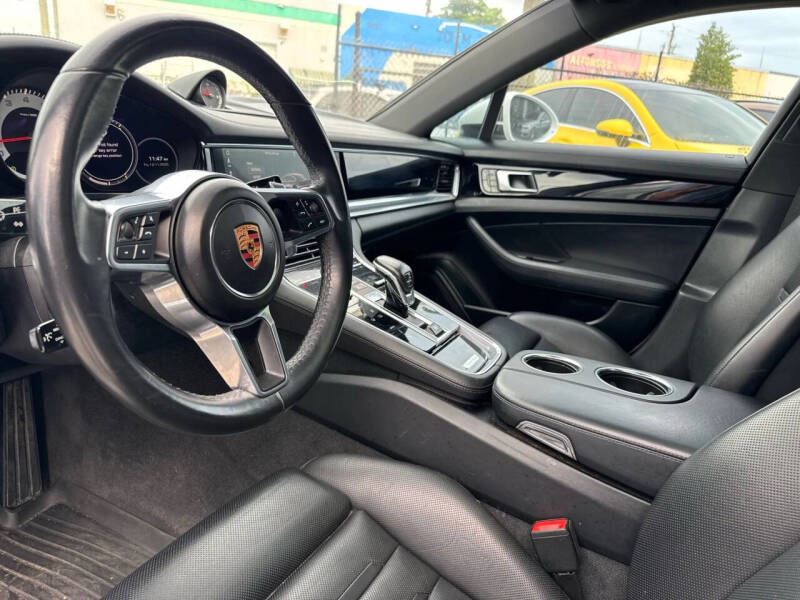 2018 Porsche Panamera