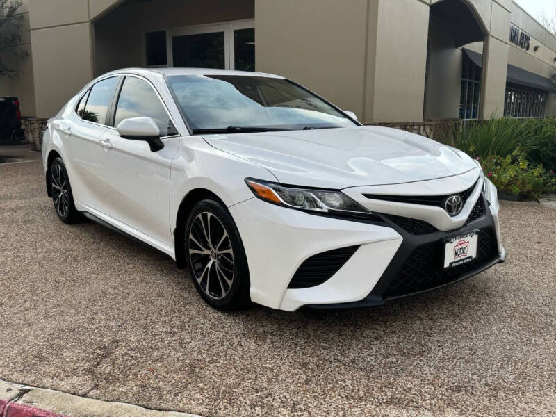 2020 Toyota Camry SE