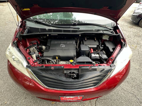 2012 Toyota Sienna LE 8-Passenger