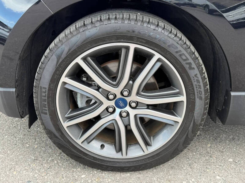 2019 Ford Edge Titanium