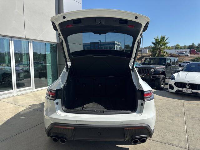2022 Porsche Macan