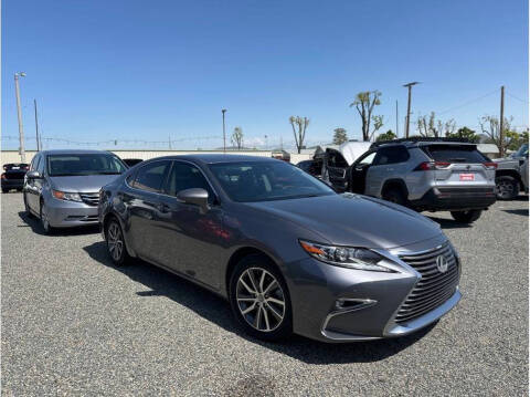 2016 Lexus ES 300h