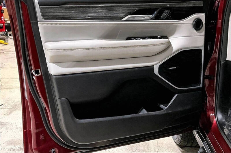 2022 Jeep Wagoneer Series III