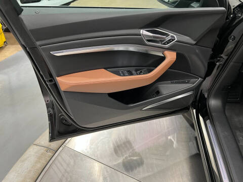 2019 Audi e-tron quattro Premium Plus