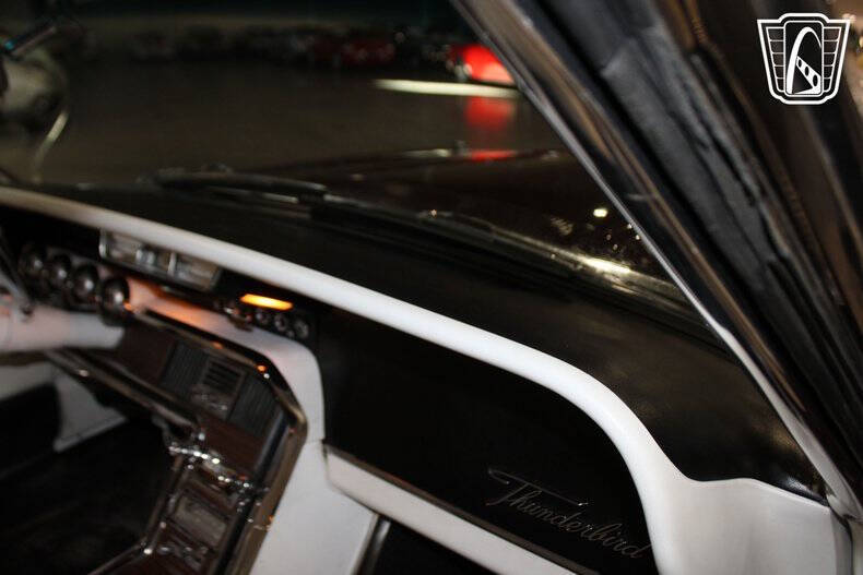 1964 Ford Thunderbird