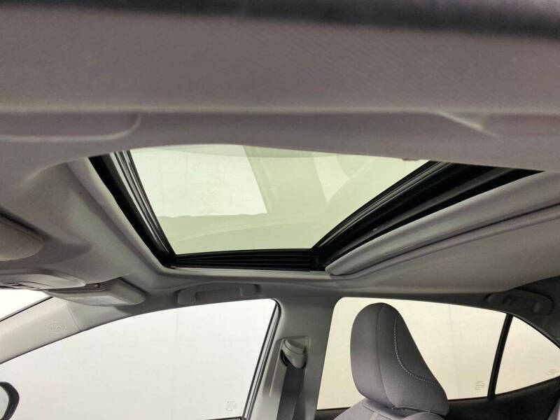 2024 Toyota Camry Hybrid LE