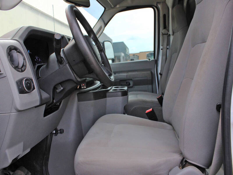 2024 Ford E-450