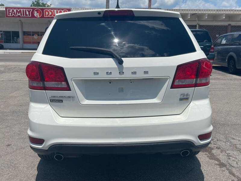 2016 Dodge Journey R/T photo 3