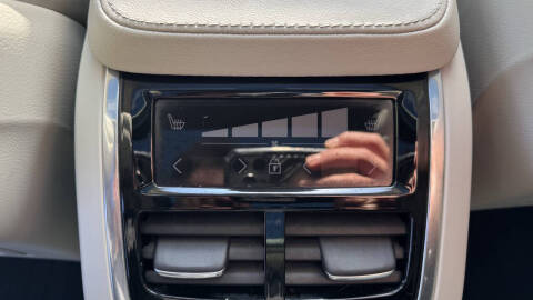 2023 Volvo XC90 Recharge T8 Ultimate Bright Theme 6P