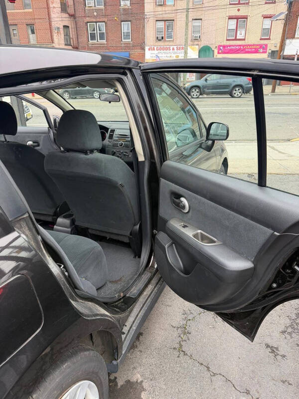2011 Nissan Versa 1.8 S