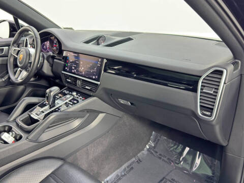 2022 Porsche Cayenne Coupe Platinum Edition