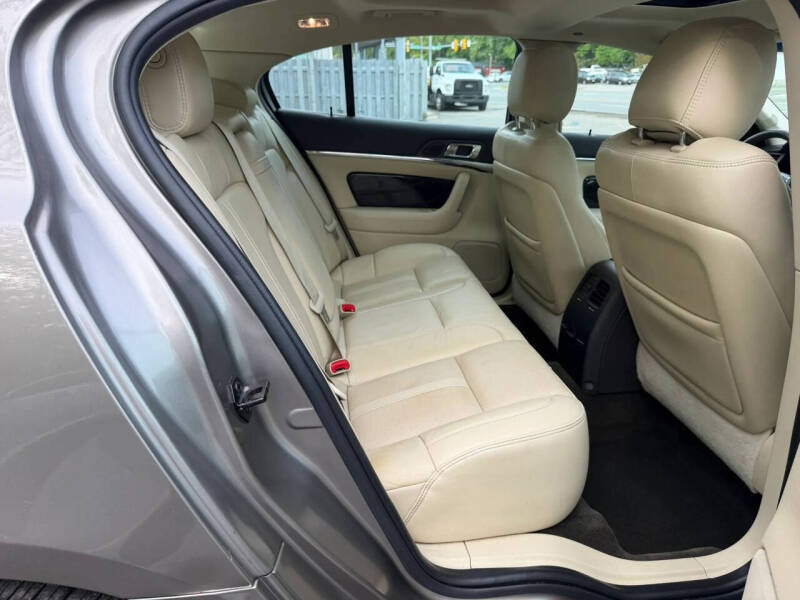2016 Lincoln MKS