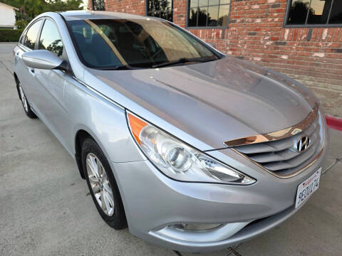 2013 Hyundai SONATA for sale in Garden Grove, CA