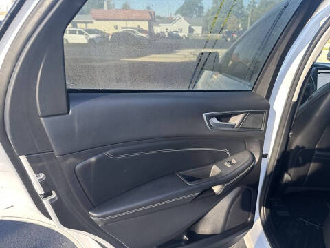 2022 Ford Edge Titanium