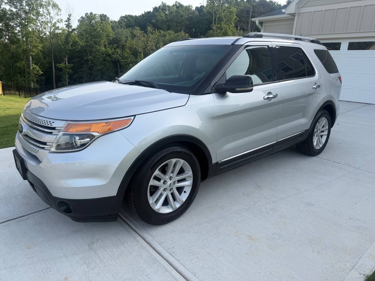 Silver 2012 Ford Explorer XLT XLT 4dr SUV 1