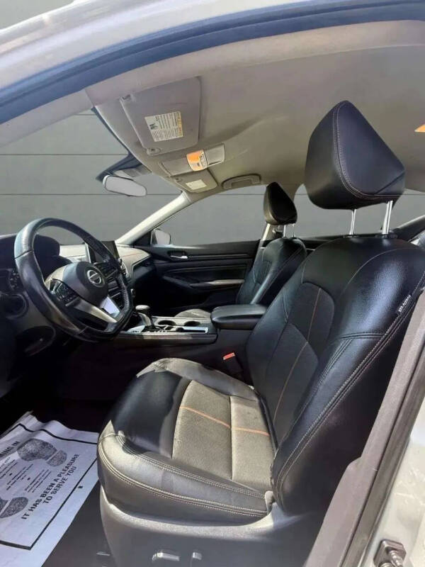 2021 Nissan Altima 2.5 SR