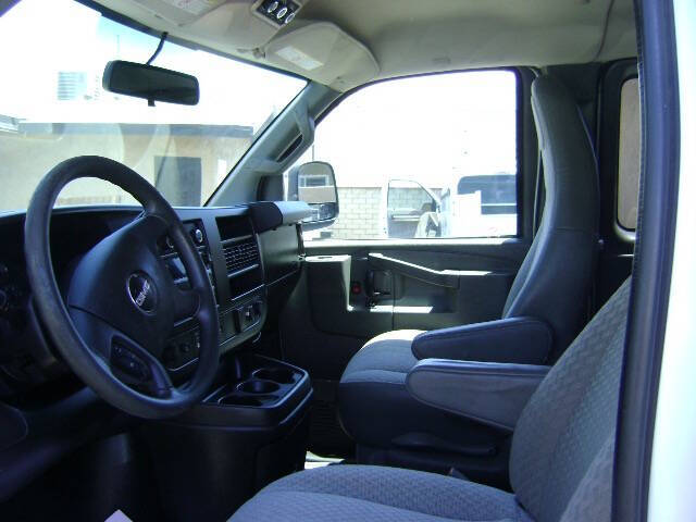 2017 GMC Savana LT 3500