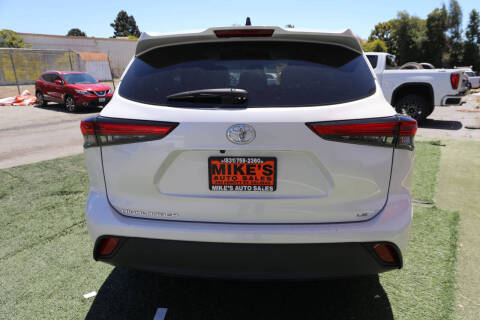 2022 Toyota Highlander LE