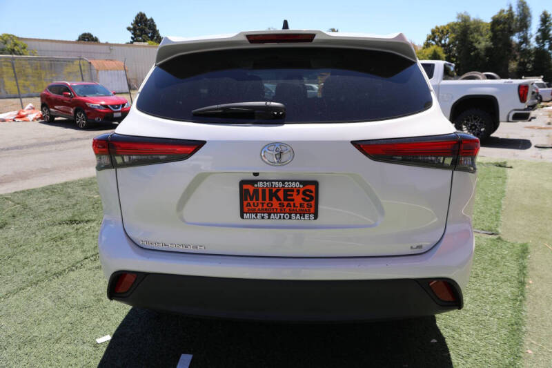 2022 Toyota Highlander LE