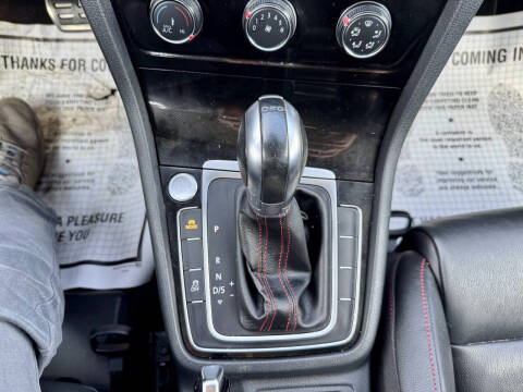 2017 Volkswagen Golf GTI SE