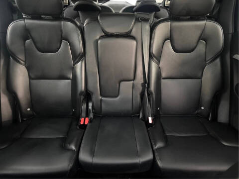 2021 Volvo XC90 T5 Momentum