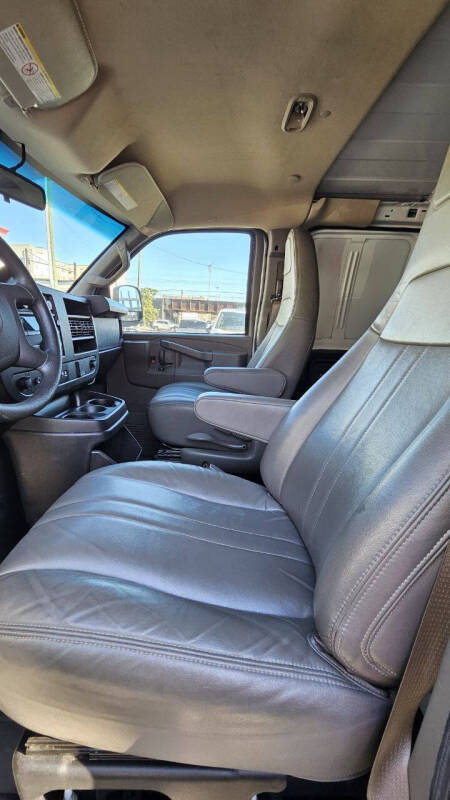 2021 Chevrolet Express 2500