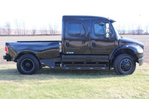 2006 Freightliner M2 106