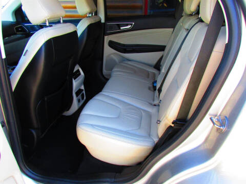 2022 Ford Edge Titanium