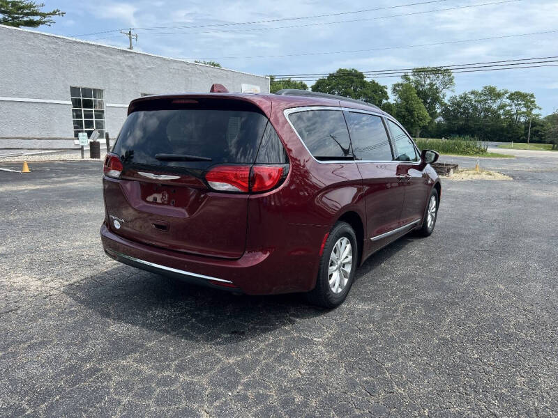 2017 Chrysler Pacifica Touring-L