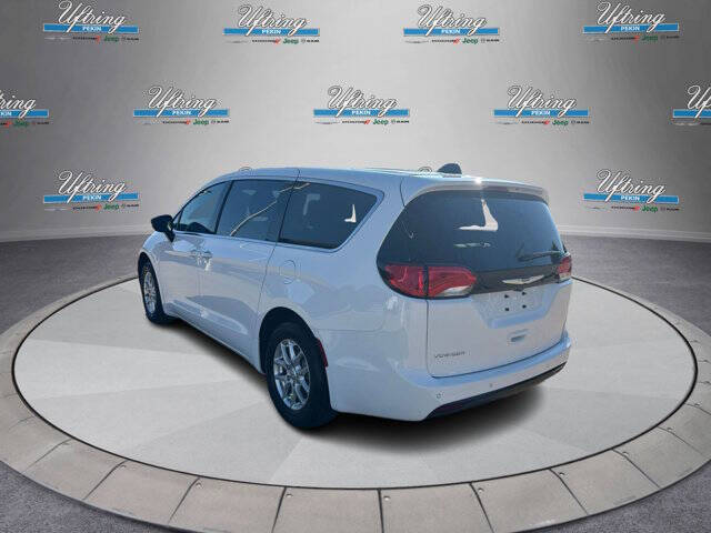 2026 Chrysler Voyager LX