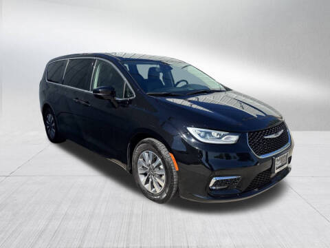 2024 Chrysler Pacifica Plug-In Hybrid Select