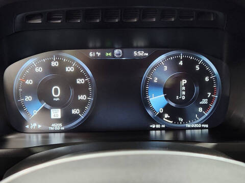 2022 Volvo XC90 T6 Inscription 6-Passenger