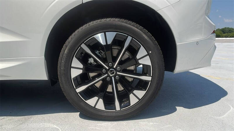 2026 Volvo XC60 T8 Plus