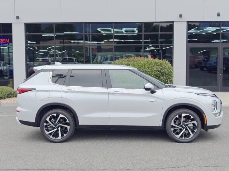 2025 Mitsubishi Outlander PHEV SE